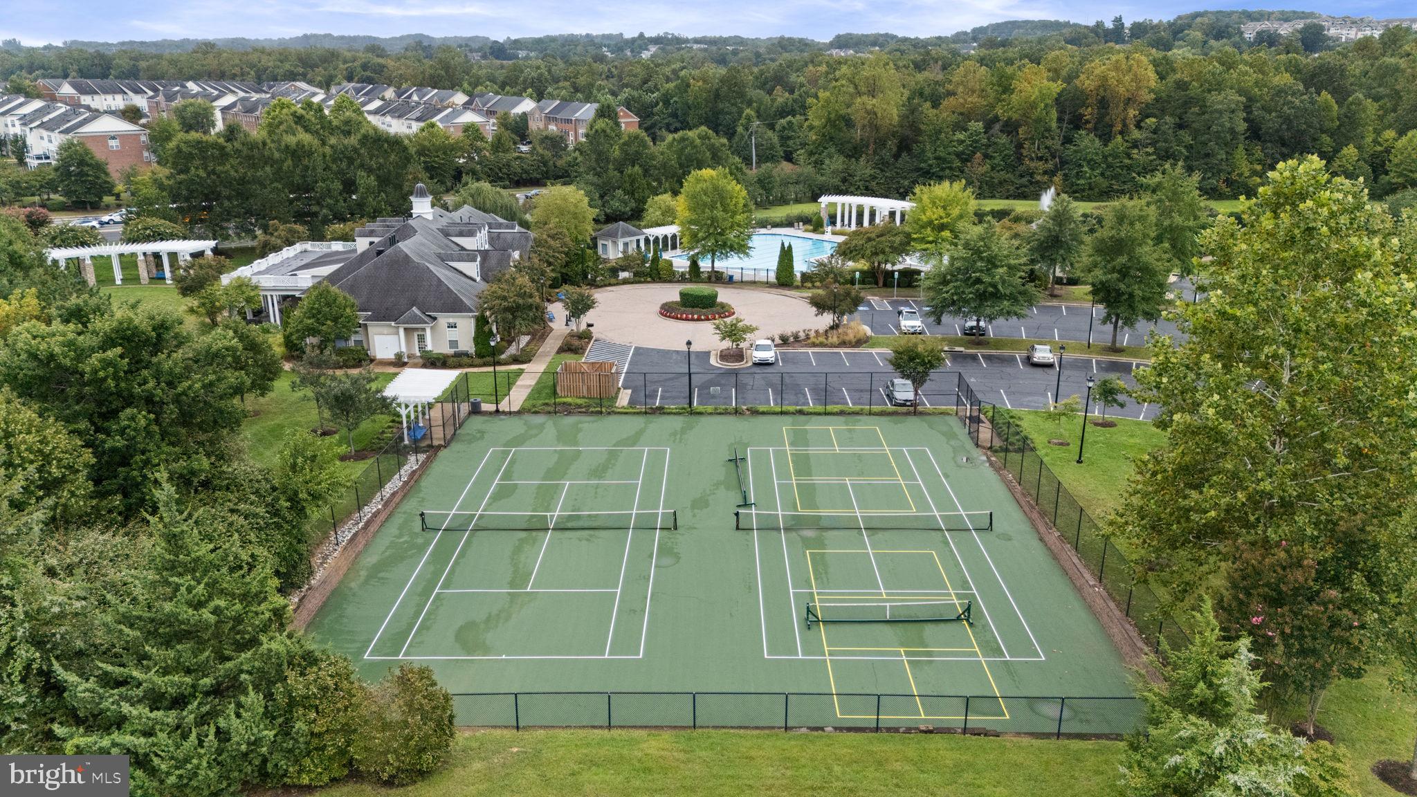 EAGLES POINTE - Residential