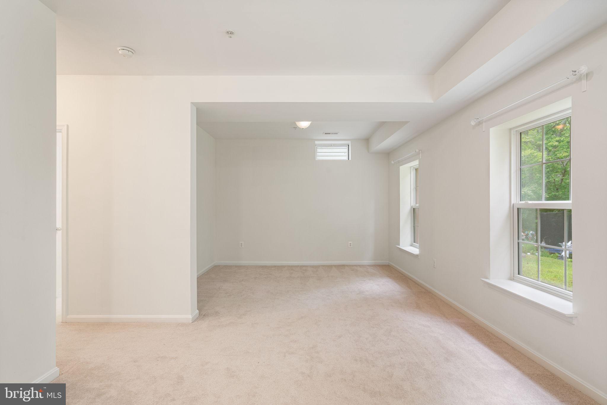 EAGLES POINTE - Residential