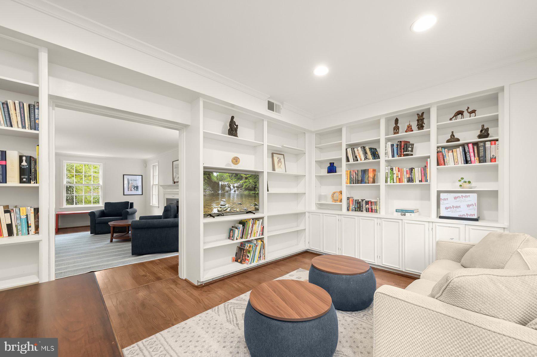 ROLLINGWOOD - Residential