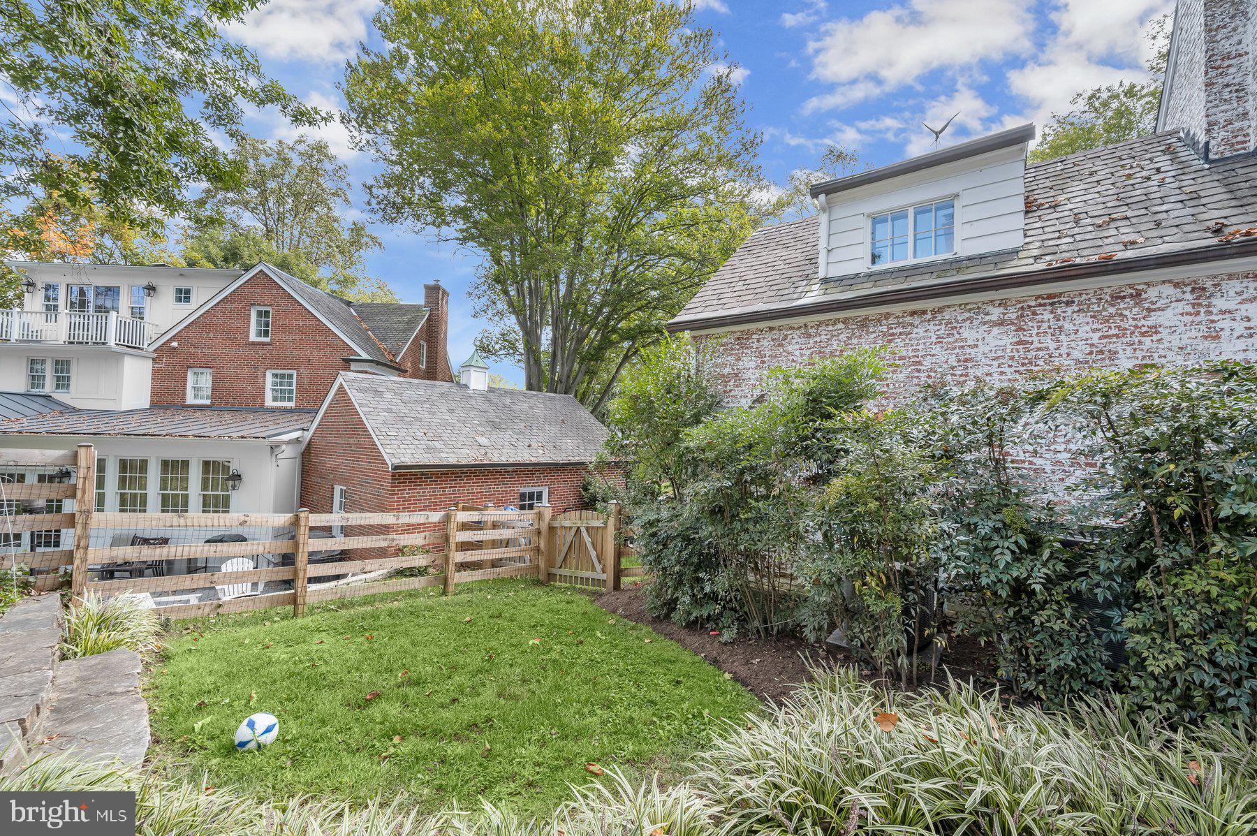 ROLLINGWOOD - Residential