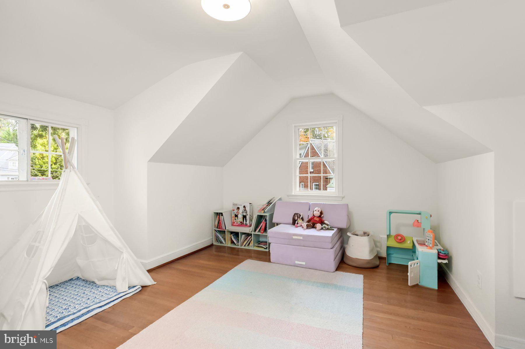 ROLLINGWOOD - Residential