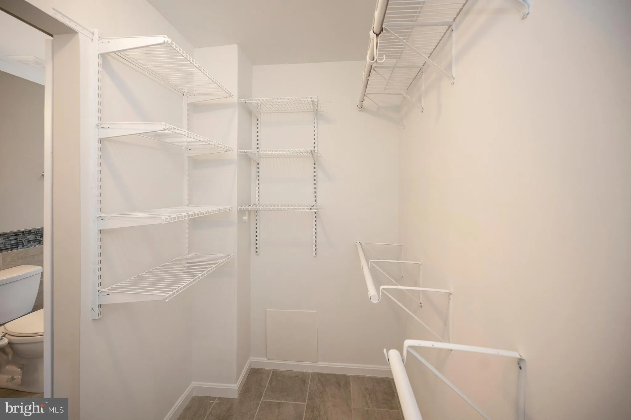 Fredericksburg, Virginia 22408, United States, 5 Bedrooms Bedrooms, ,4 BathroomsBathrooms,Residential,Contingent,199847