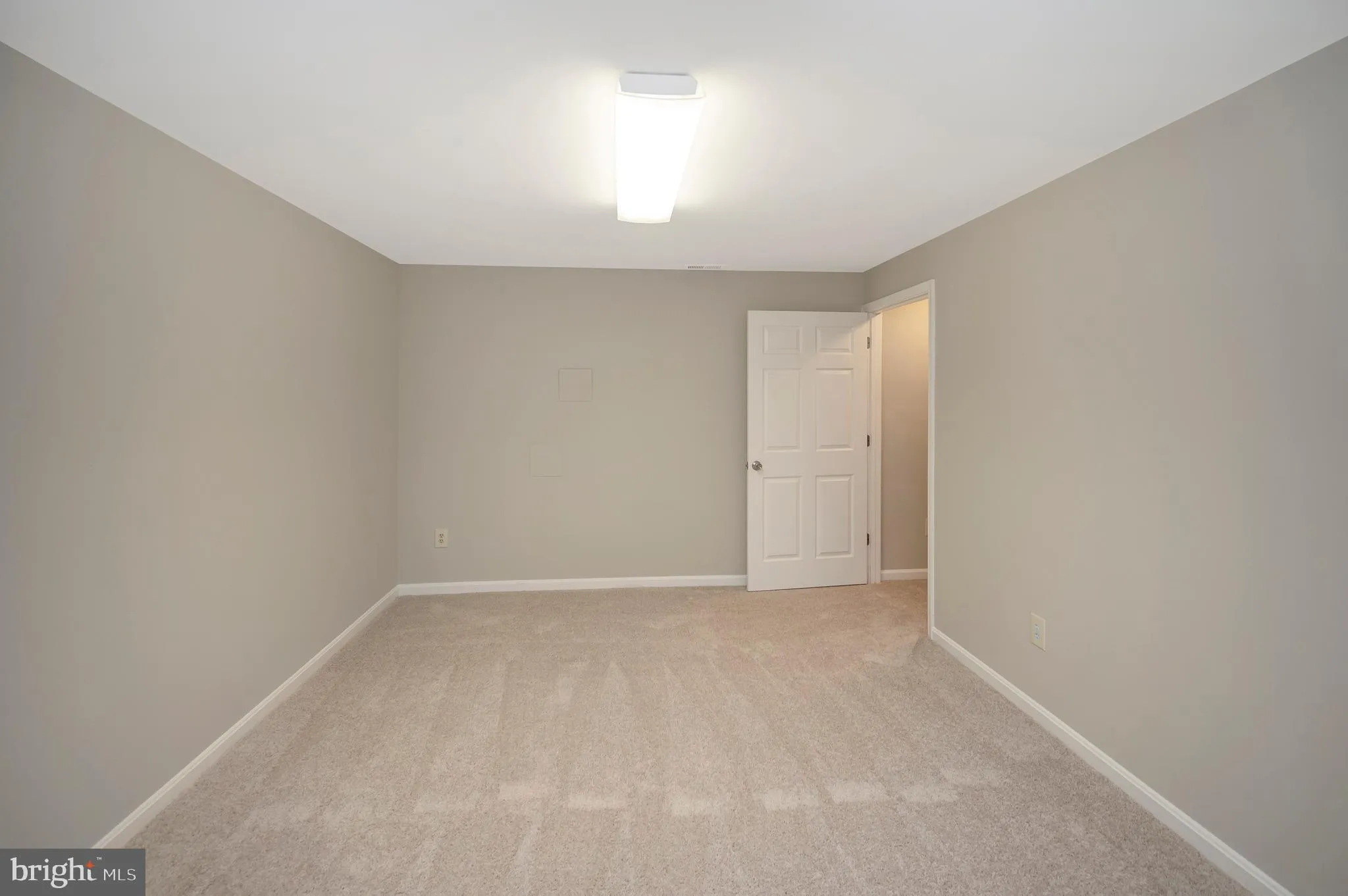 Fredericksburg, Virginia 22408, United States, 5 Bedrooms Bedrooms, ,4 BathroomsBathrooms,Residential,Contingent,199847