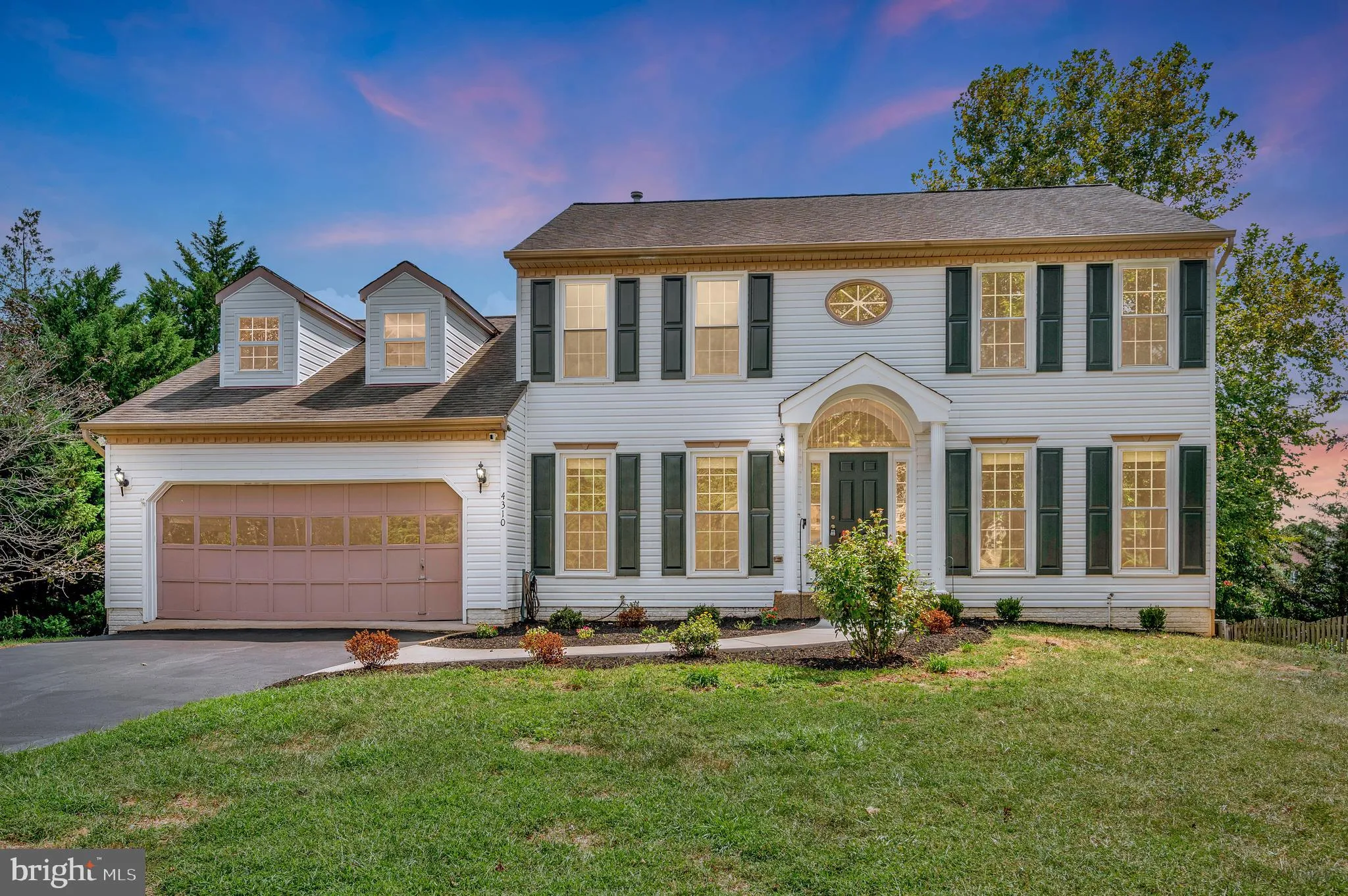 Fredericksburg, Virginia 22408, United States, 5 Bedrooms Bedrooms, ,4 BathroomsBathrooms,Residential,Contingent,199847