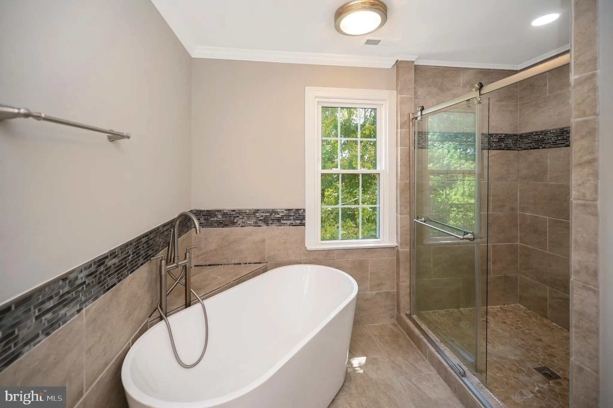 Fredericksburg, Virginia 22408, United States, 5 Bedrooms Bedrooms, ,4 BathroomsBathrooms,Residential,Contingent,199847