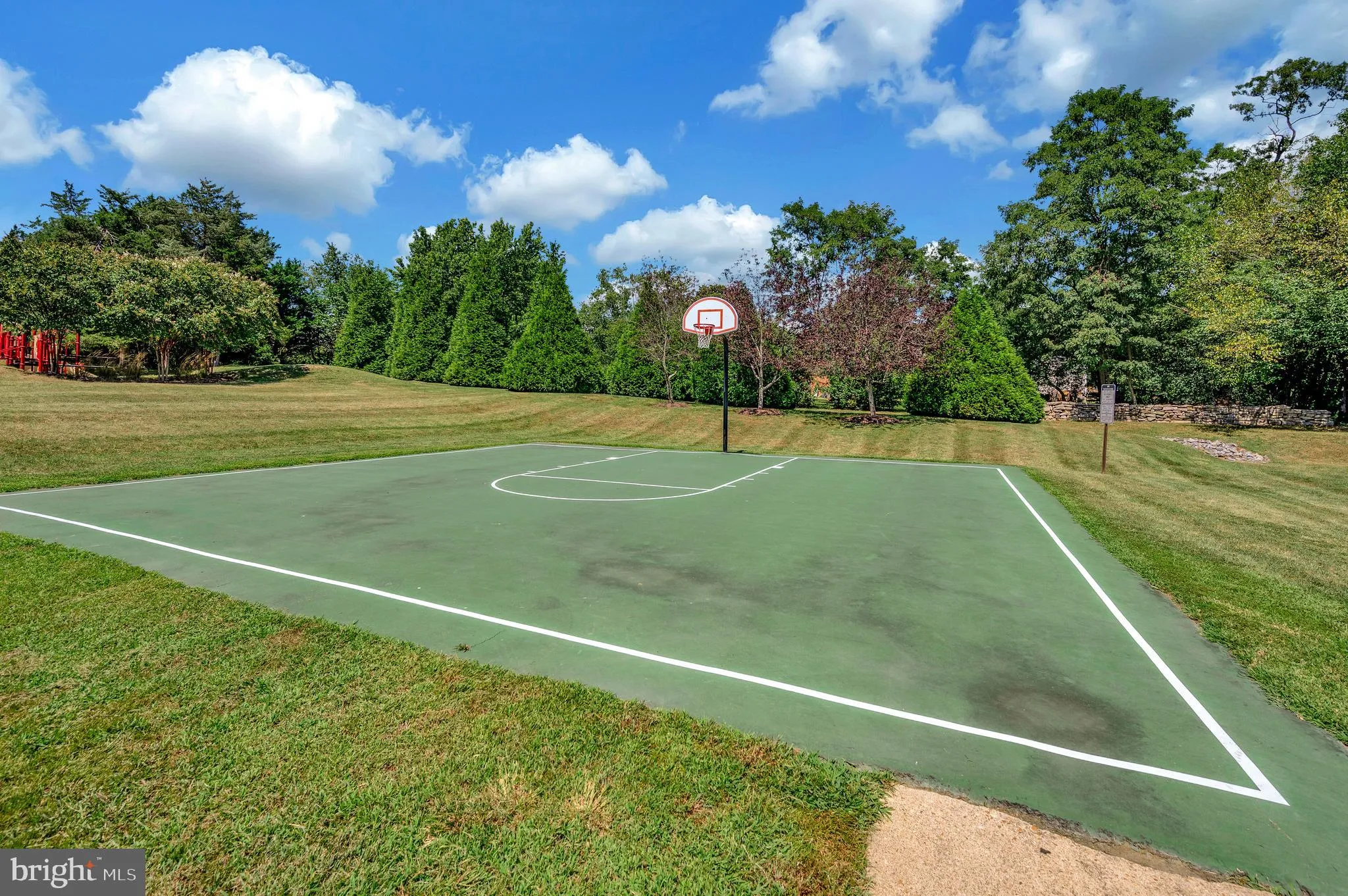 Fredericksburg, Virginia 22408, United States, 5 Bedrooms Bedrooms, ,4 BathroomsBathrooms,Residential,Contingent,199847