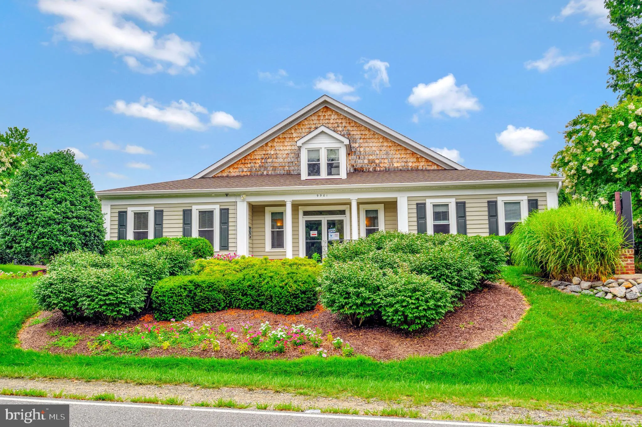 Fredericksburg, Virginia 22408, United States, 5 Bedrooms Bedrooms, ,4 BathroomsBathrooms,Residential,Contingent,199847