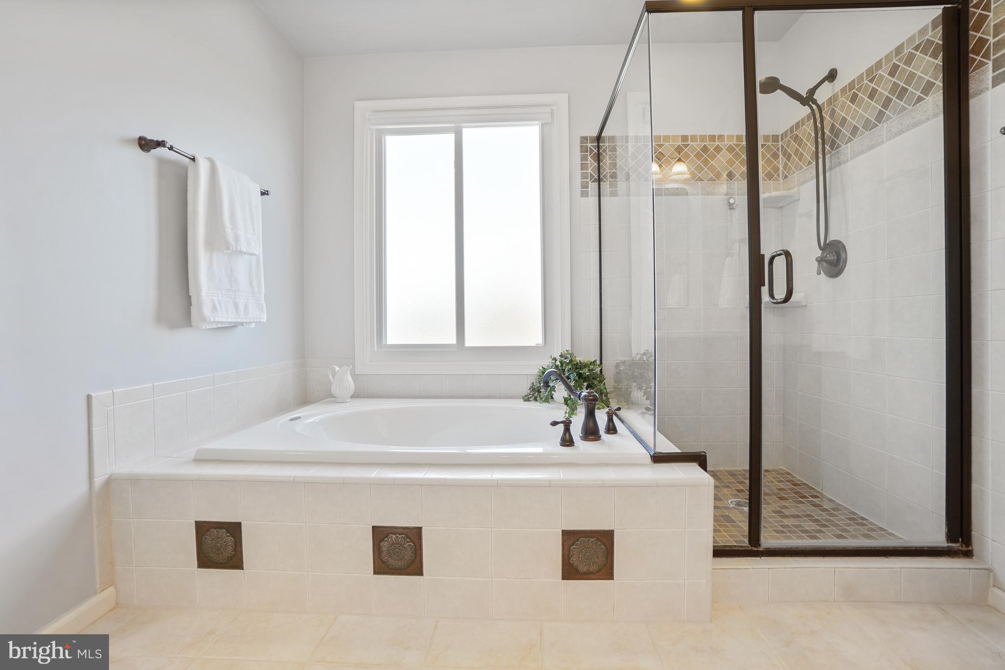 HUNTERS RUN - Residential