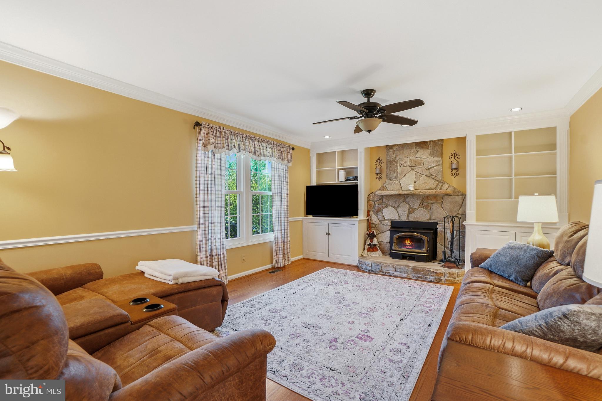 HUNTERS RUN - Residential