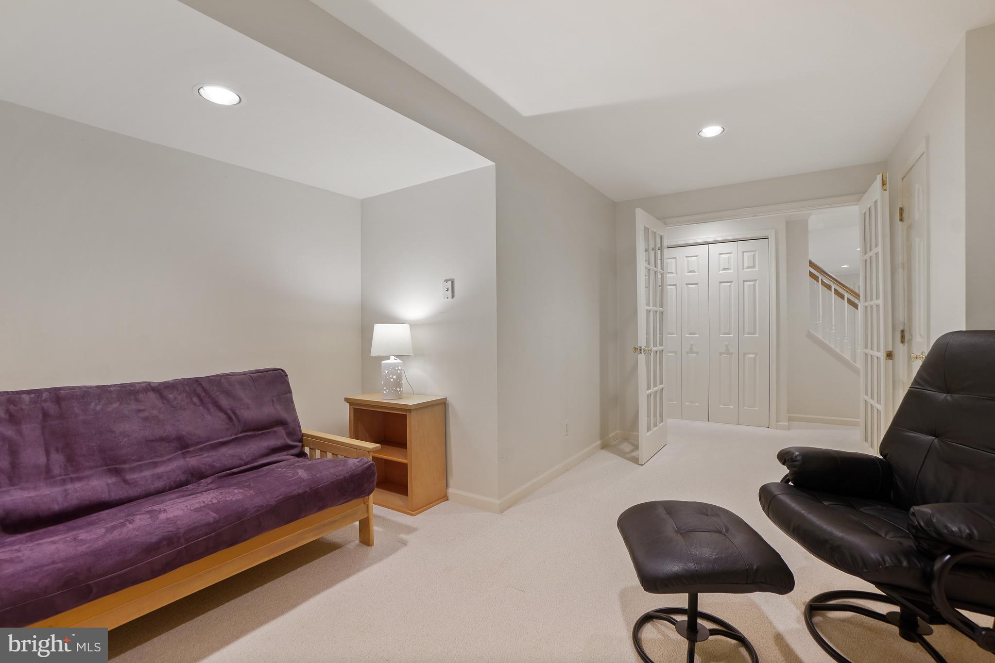 HUNTERS RUN - Residential