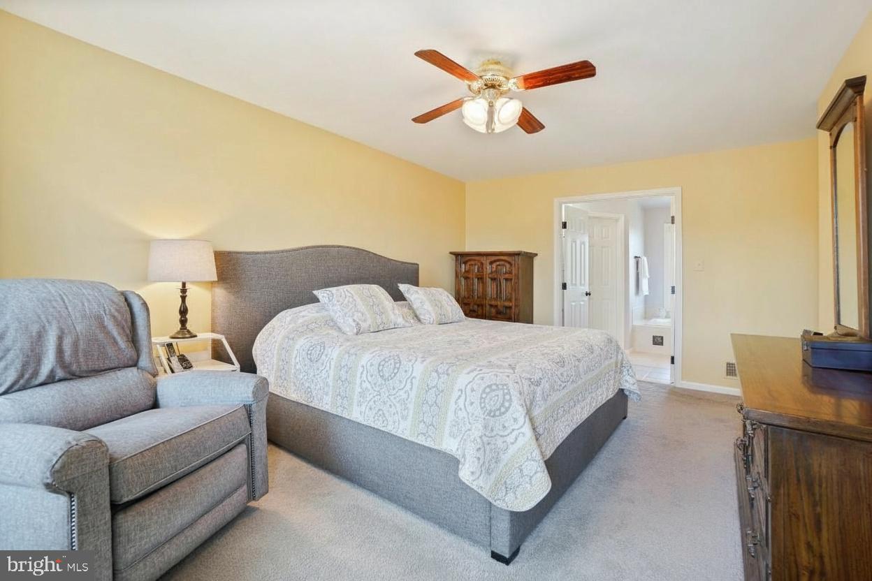 HUNTERS RUN - Residential