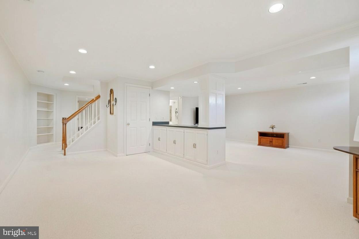 HUNTERS RUN - Residential