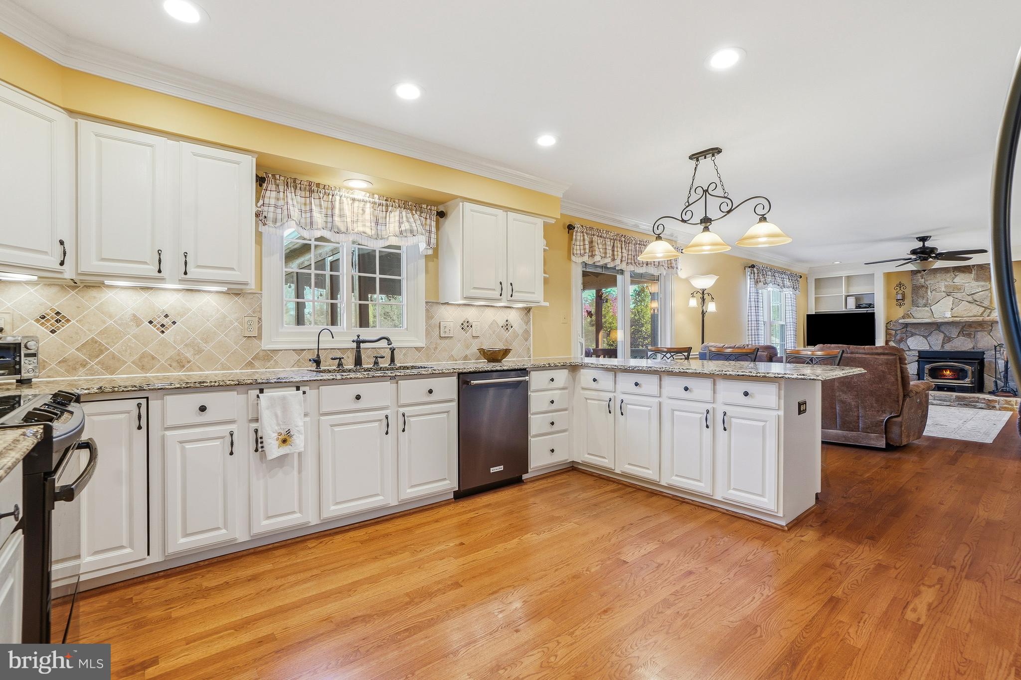 HUNTERS RUN - Residential