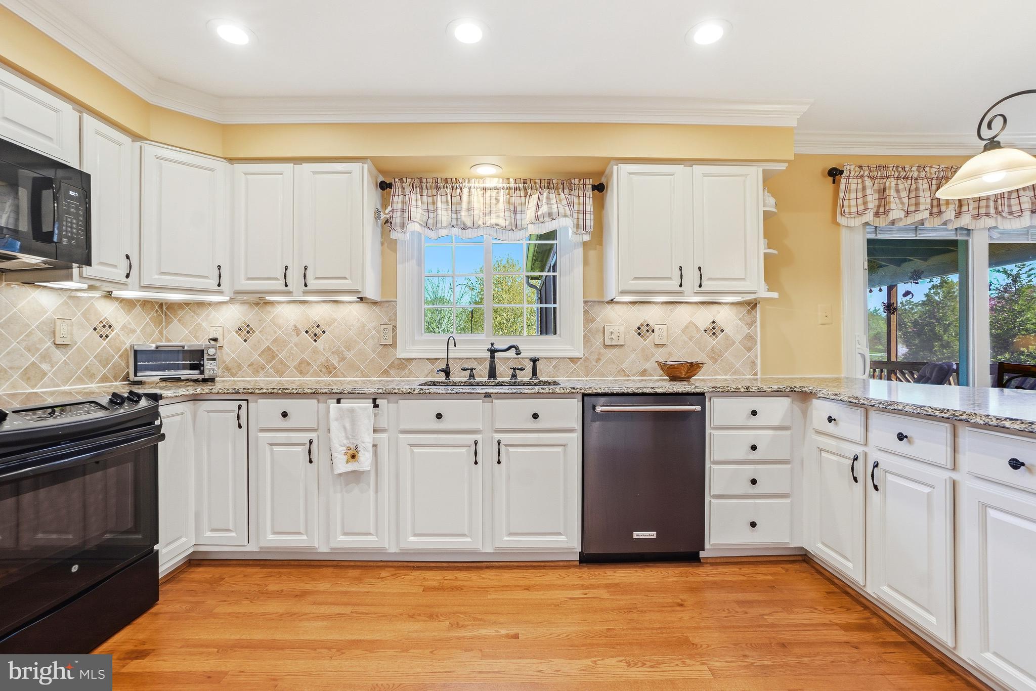 HUNTERS RUN - Residential