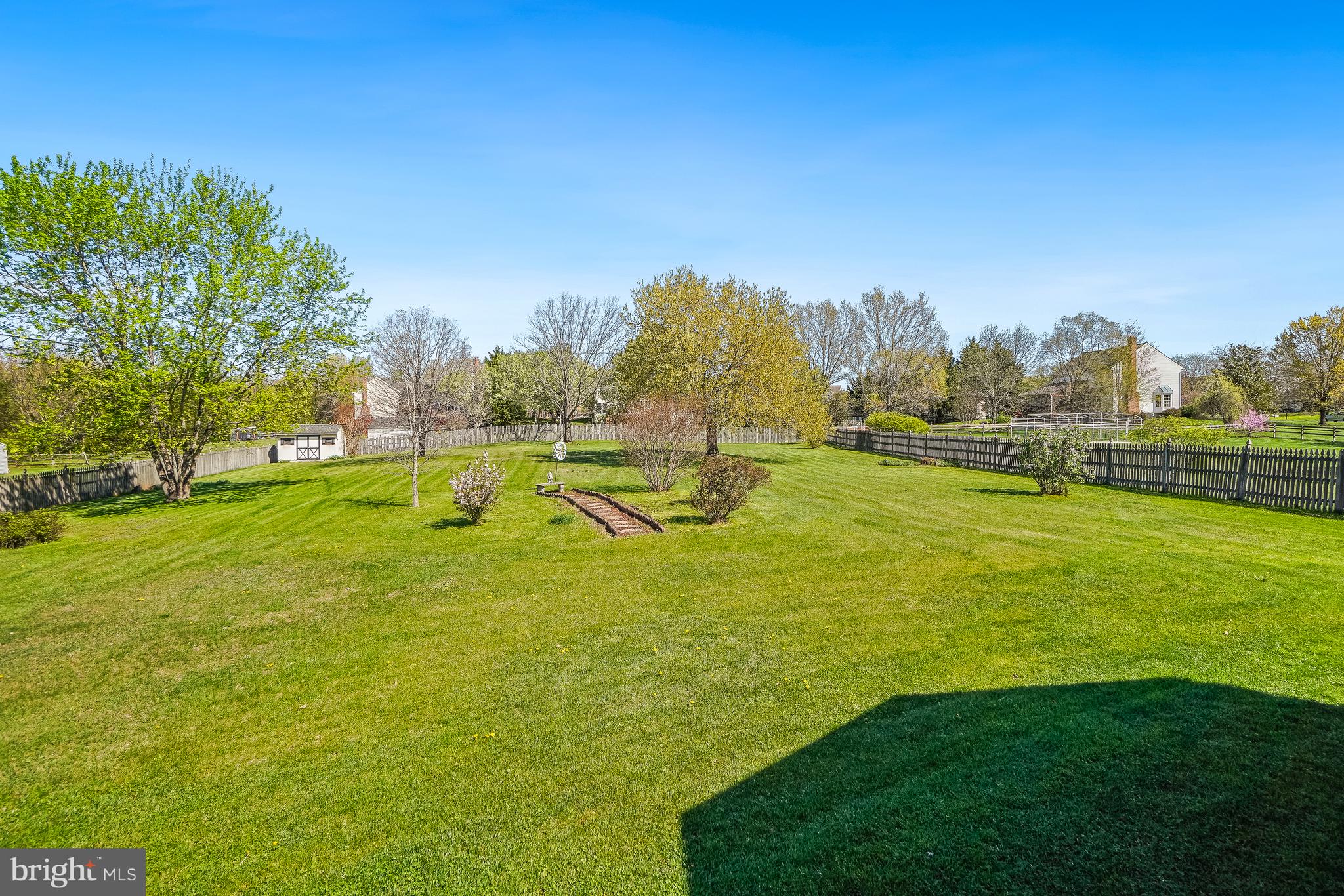 HUNTERS RUN - Residential