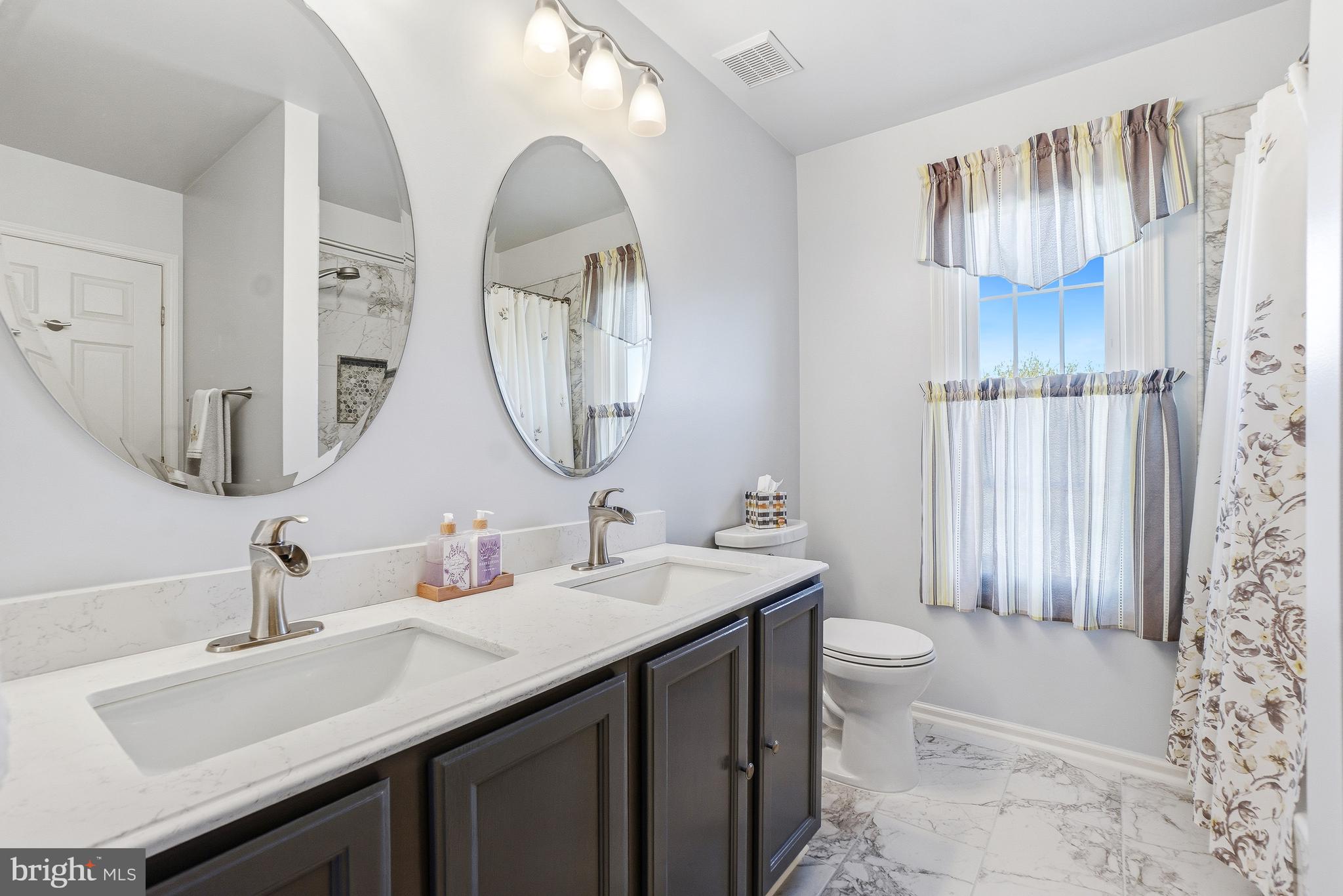 HUNTERS RUN - Residential