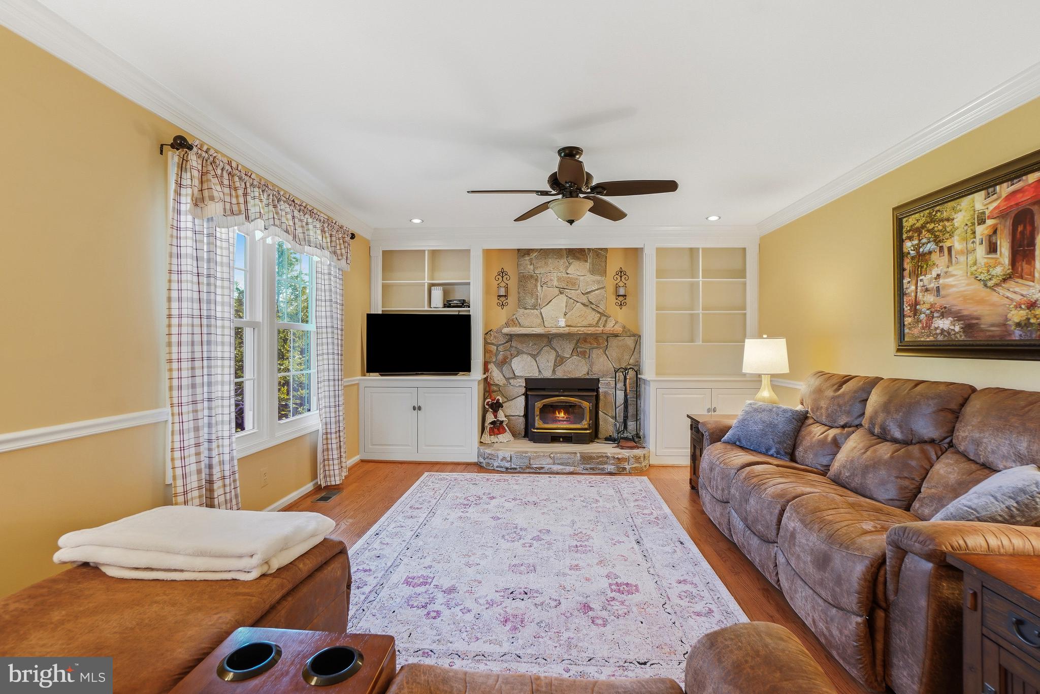 HUNTERS RUN - Residential