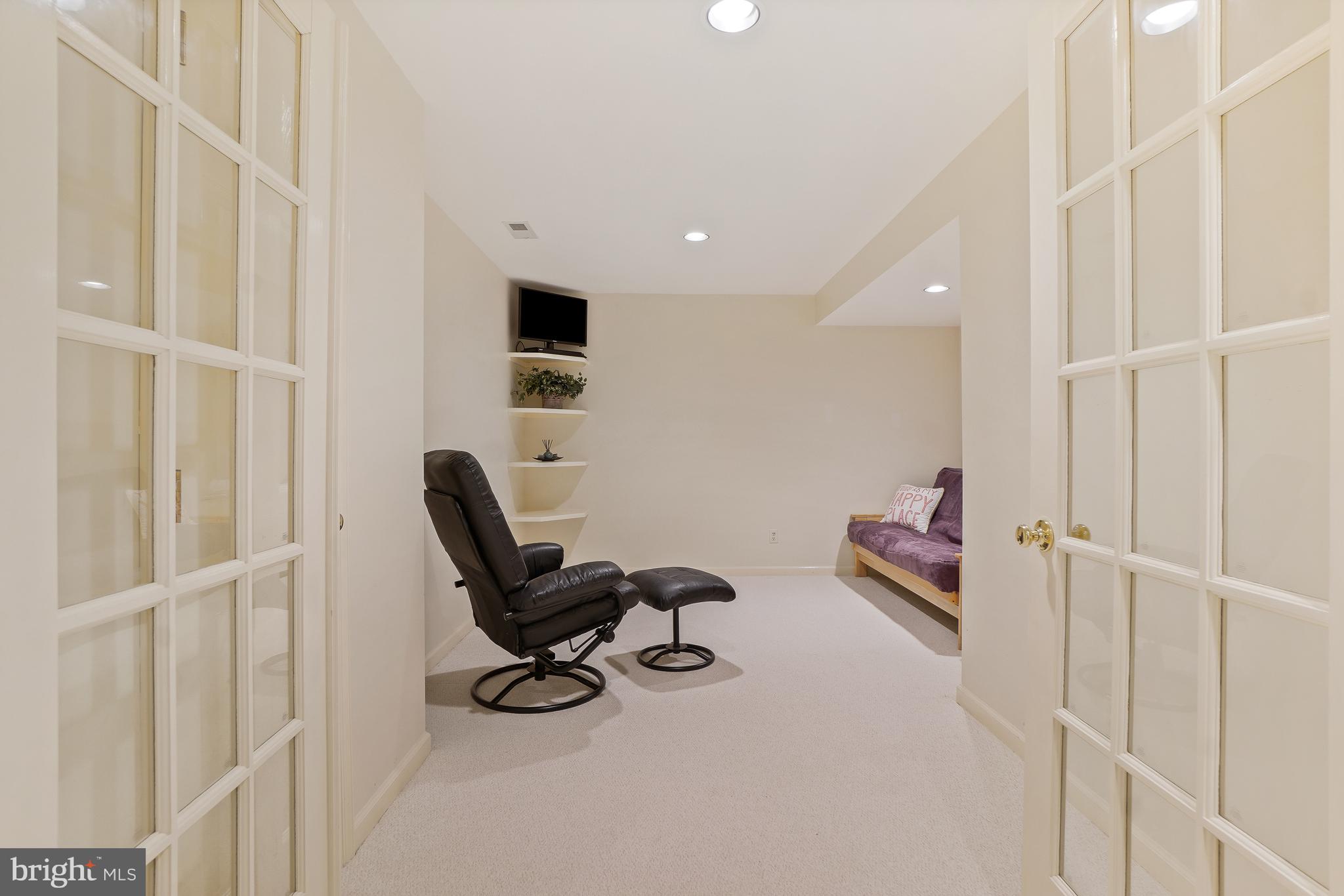 HUNTERS RUN - Residential