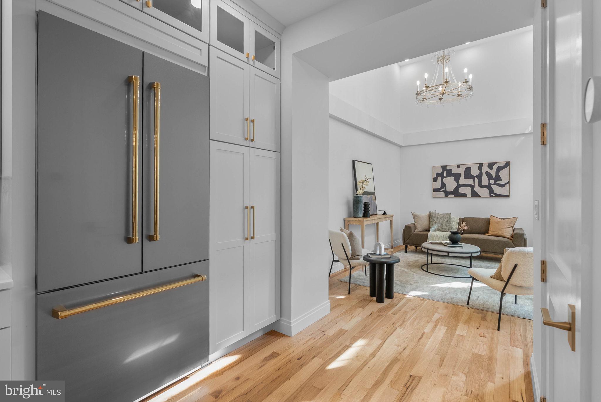 SOCIETY HILL - Residential