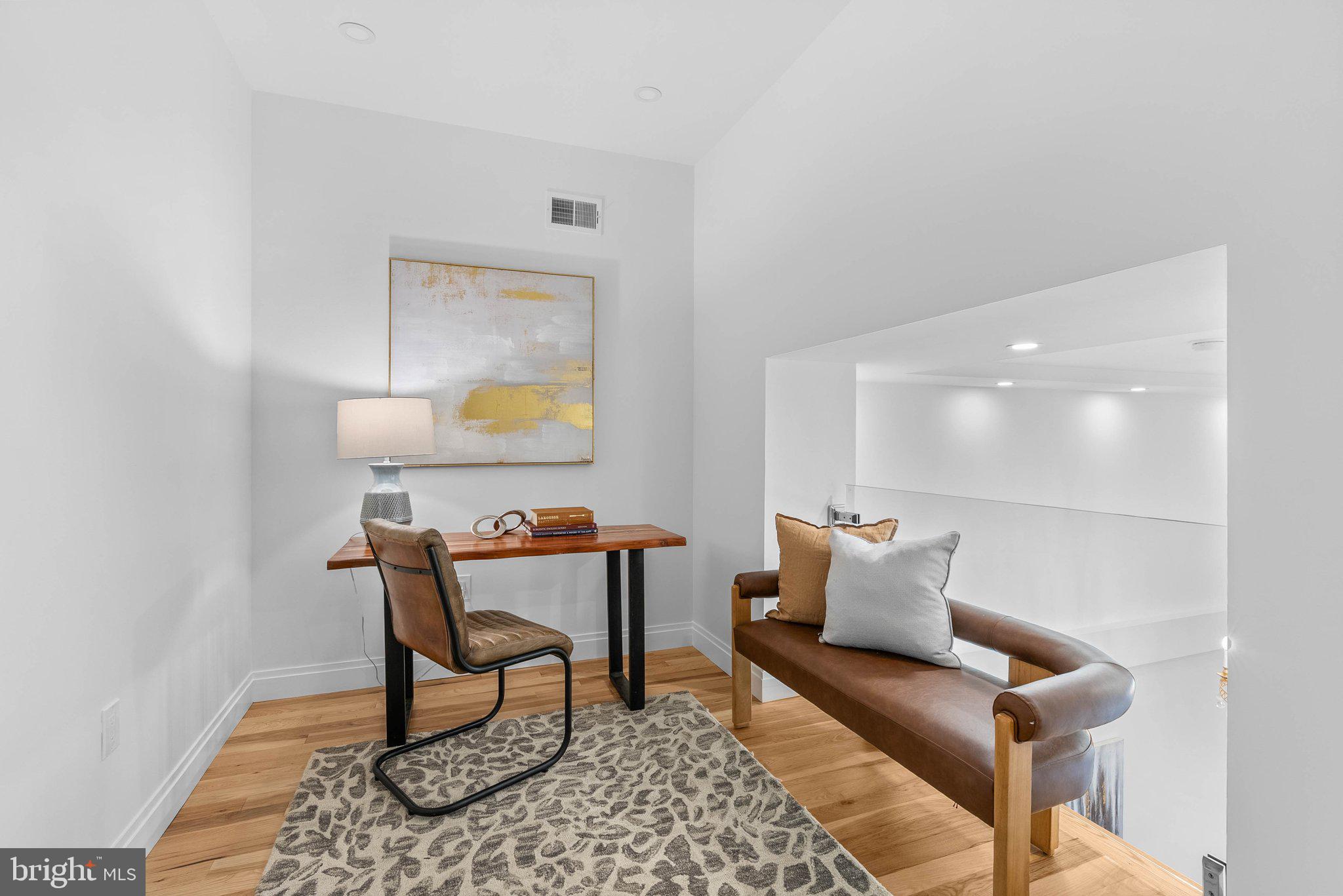 SOCIETY HILL - Residential