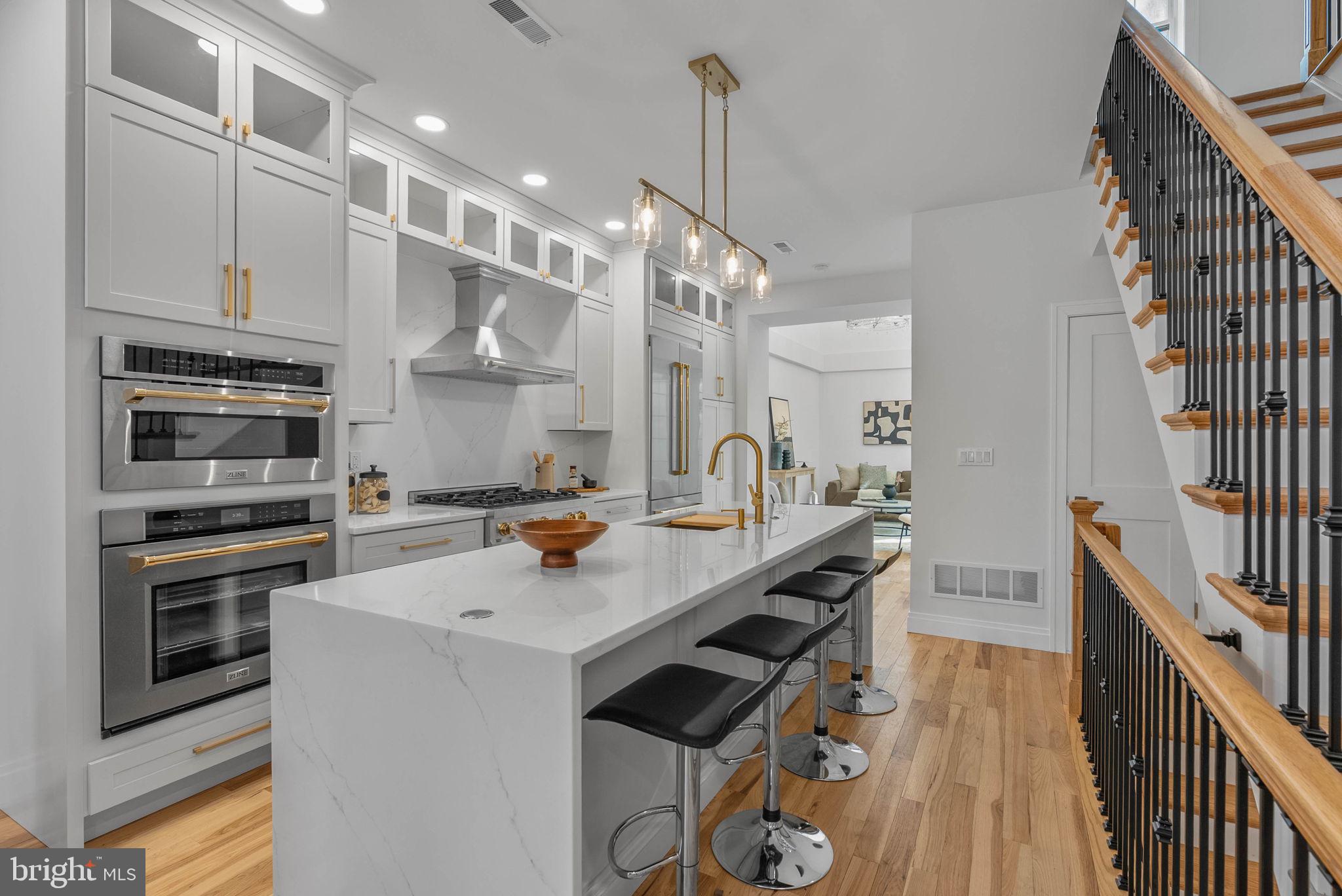 SOCIETY HILL - Residential