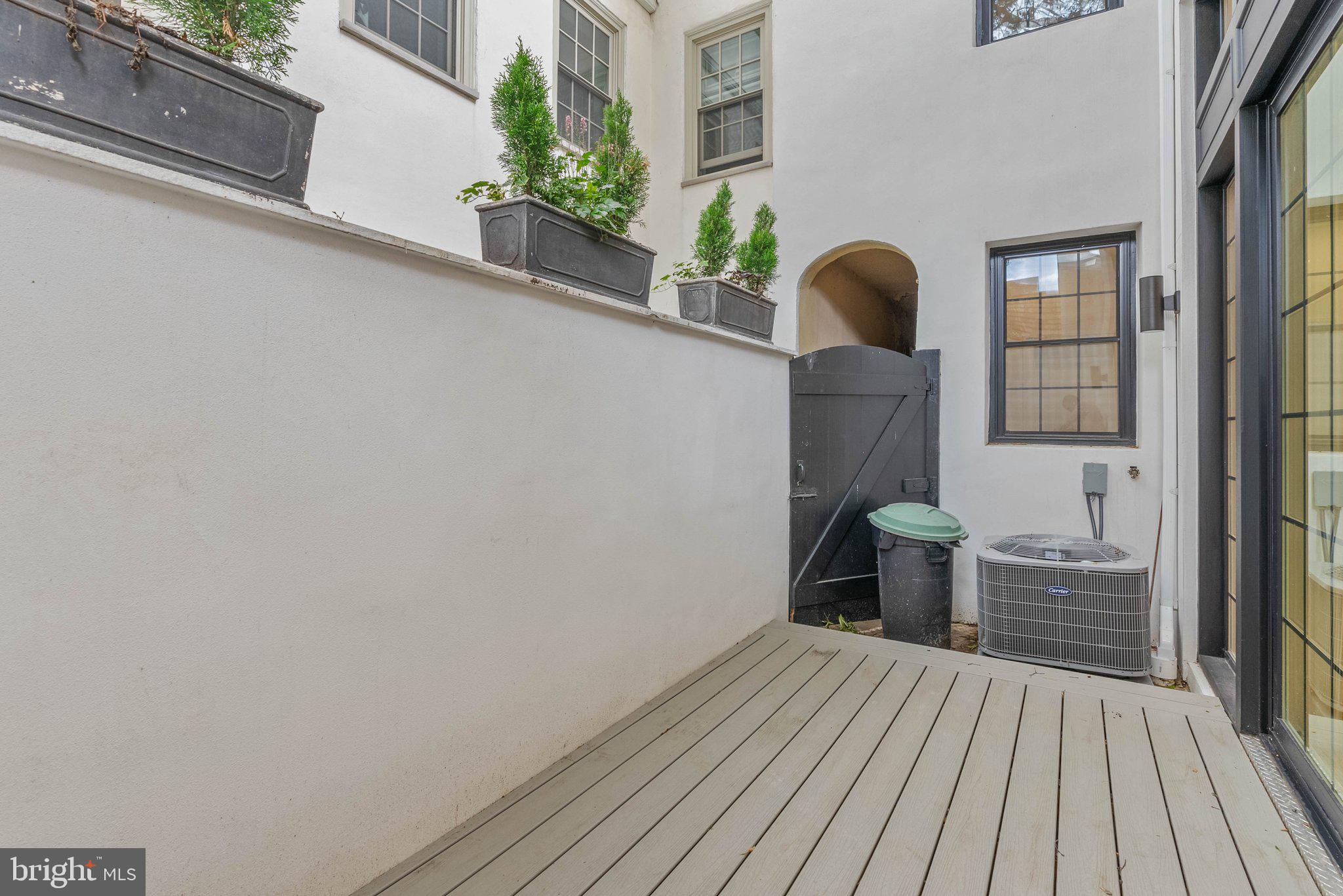 SOCIETY HILL - Residential