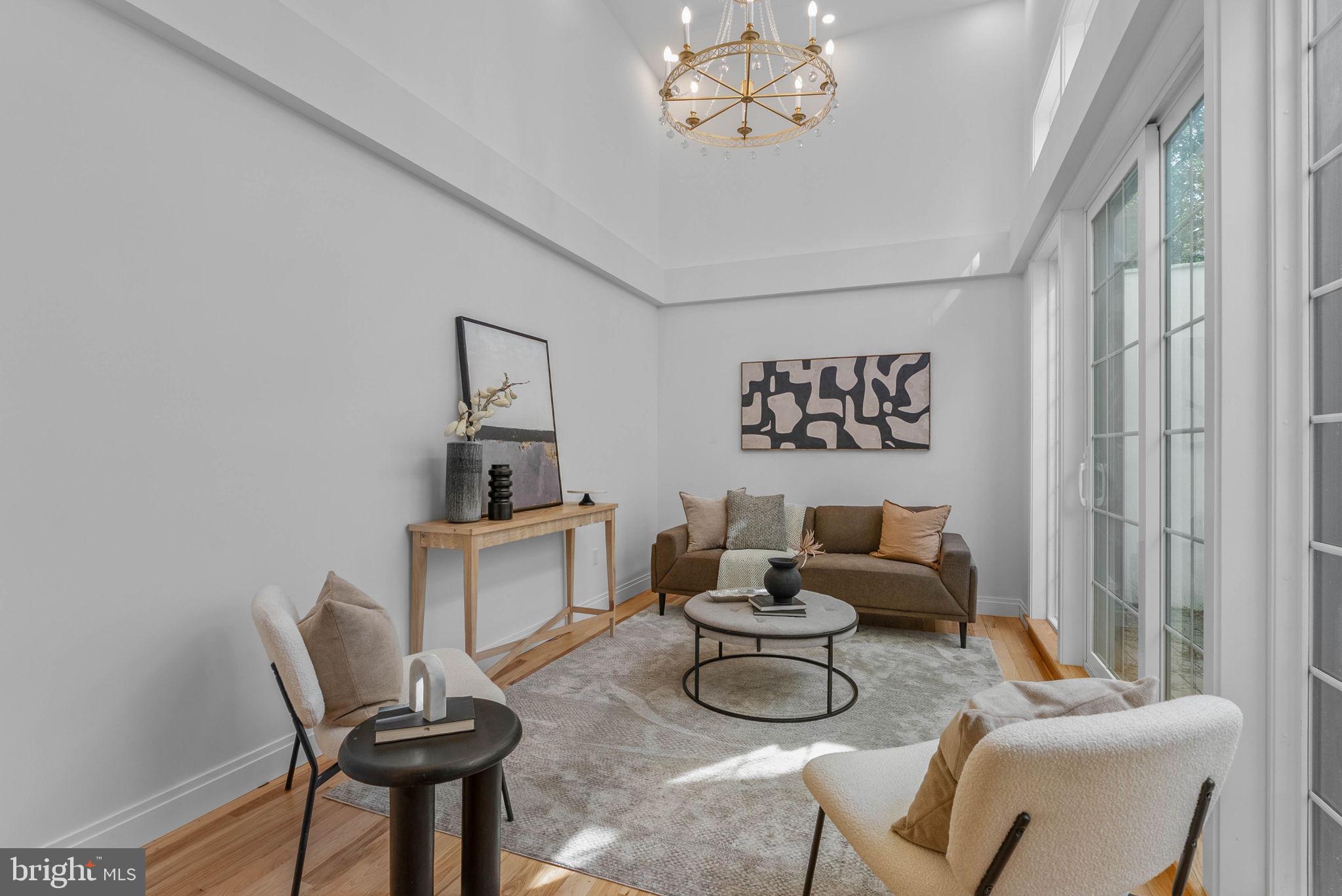 SOCIETY HILL - Residential