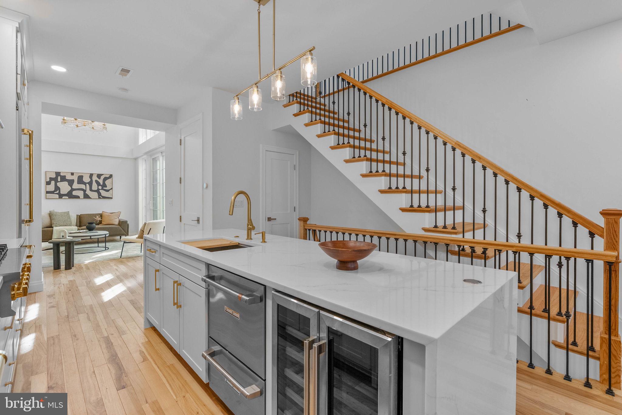 SOCIETY HILL - Residential