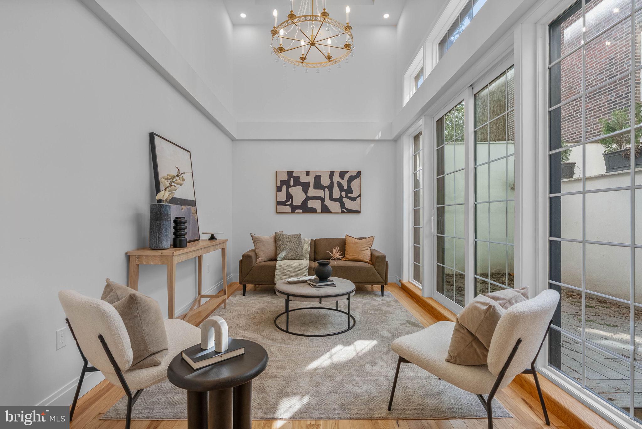 SOCIETY HILL - Residential