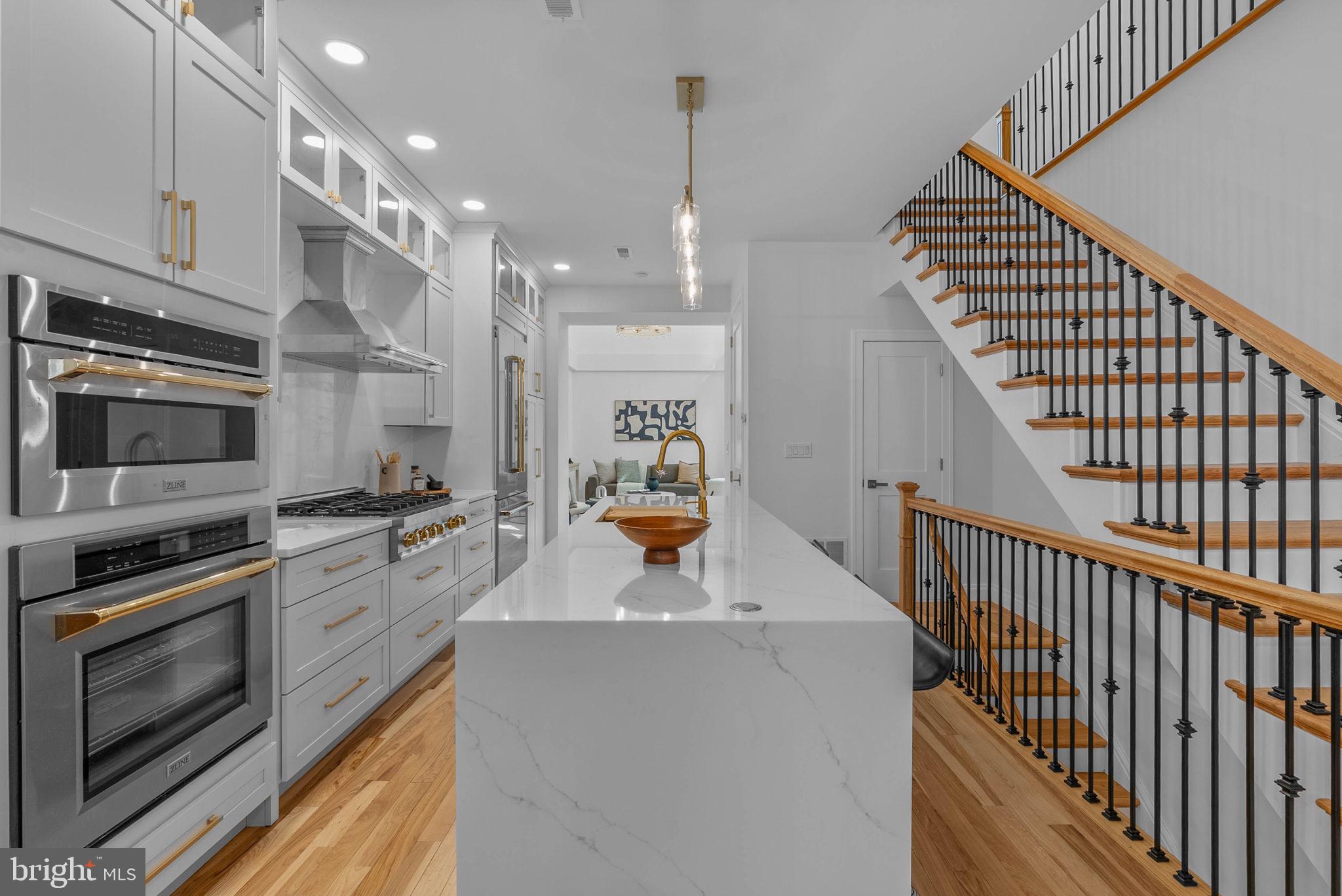 SOCIETY HILL - Residential