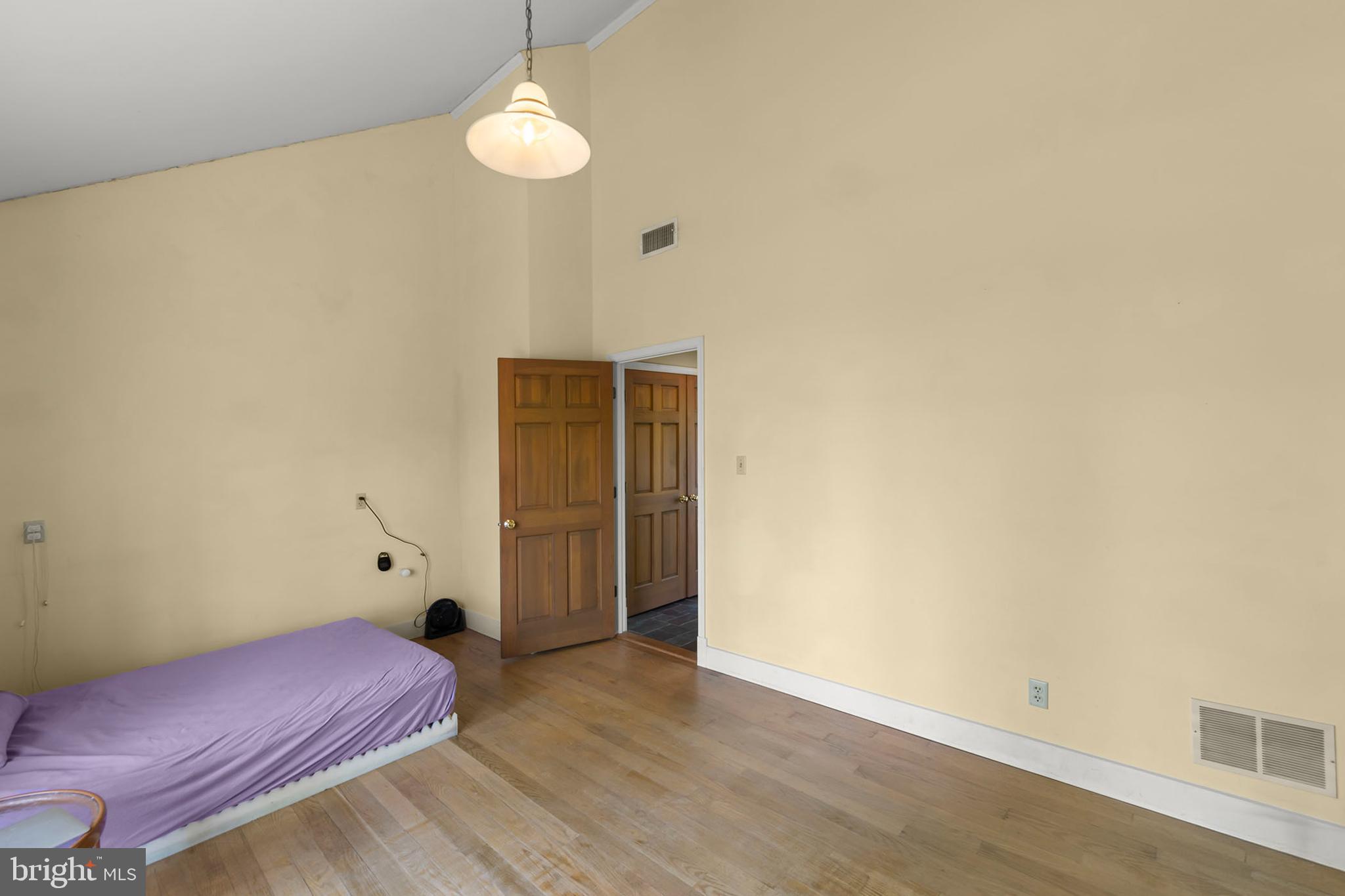 WOODS MILL - Residential