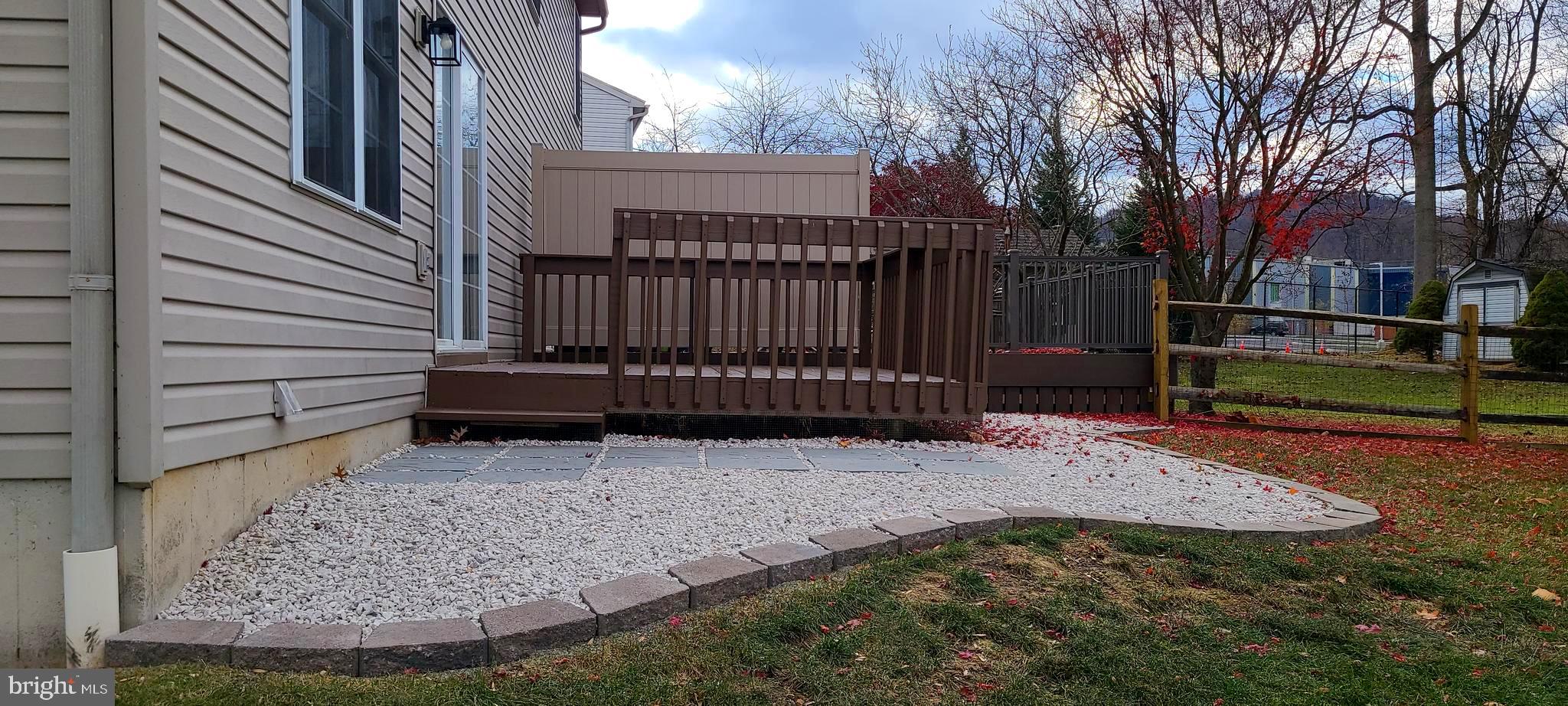 BEVERLY HEIGHTS - Residential Lease