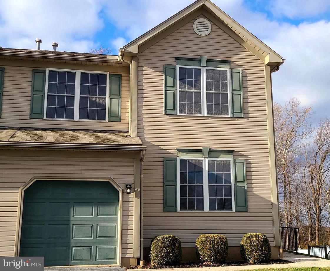 BEVERLY HEIGHTS - Residential Lease