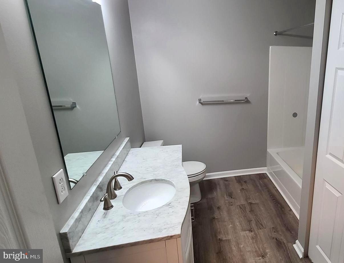 BEVERLY HEIGHTS - Residential Lease