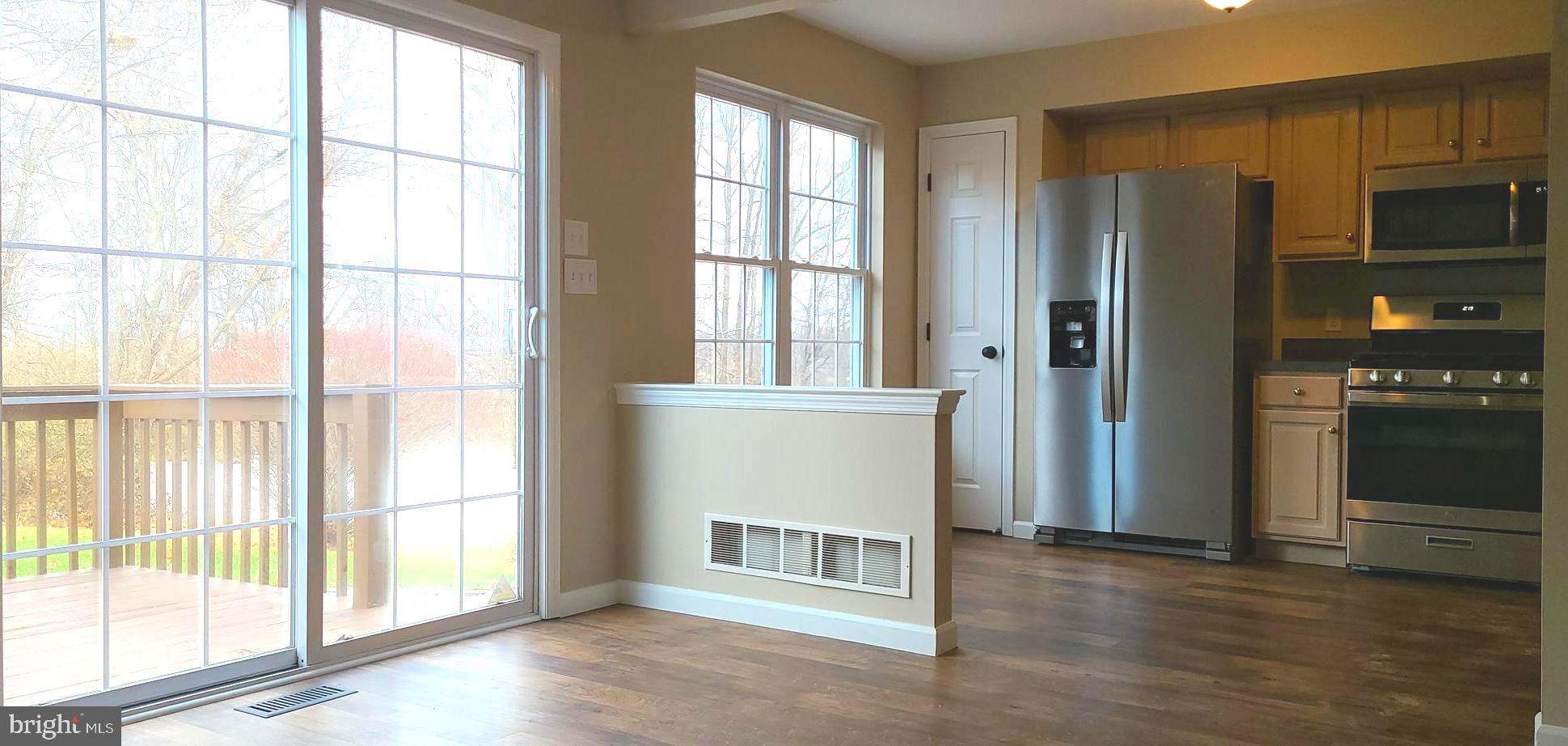 BEVERLY HEIGHTS - Residential Lease