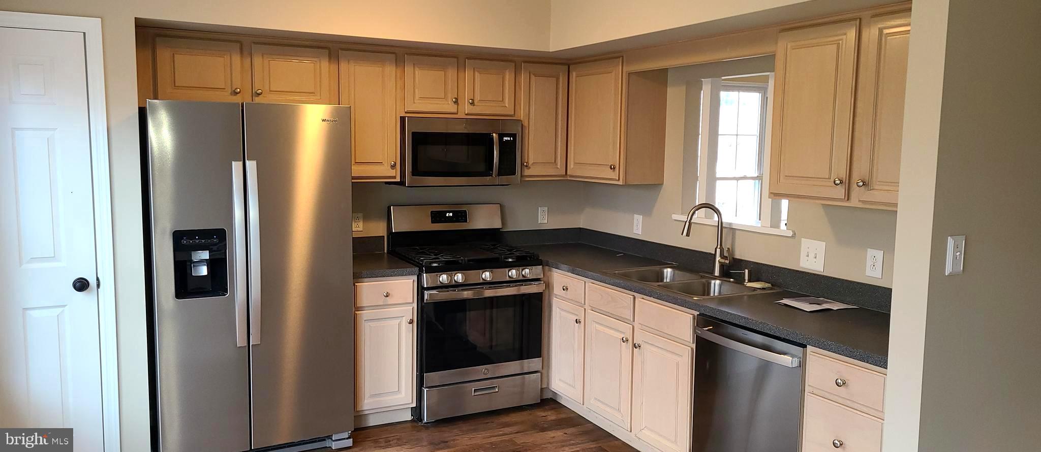 BEVERLY HEIGHTS - Residential Lease