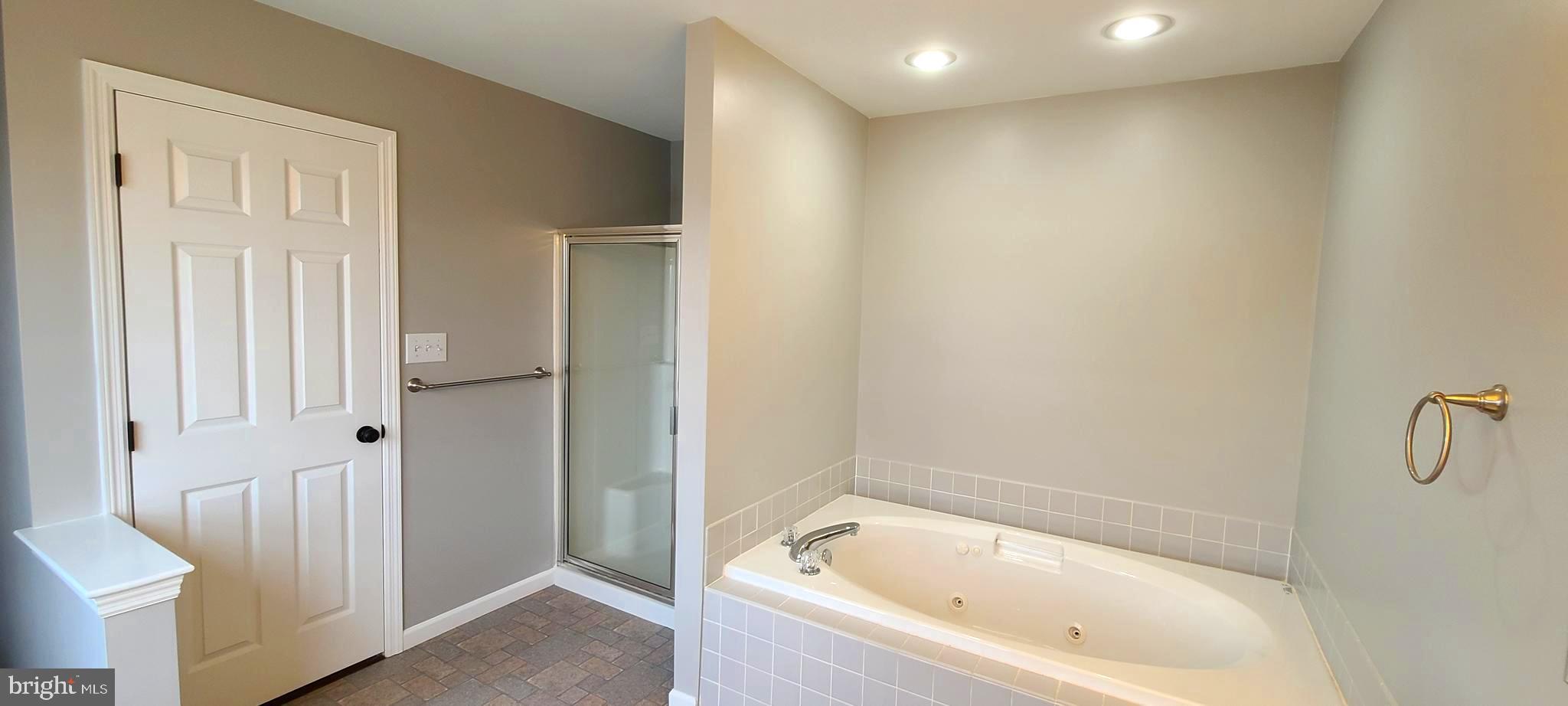 BEVERLY HEIGHTS - Residential Lease