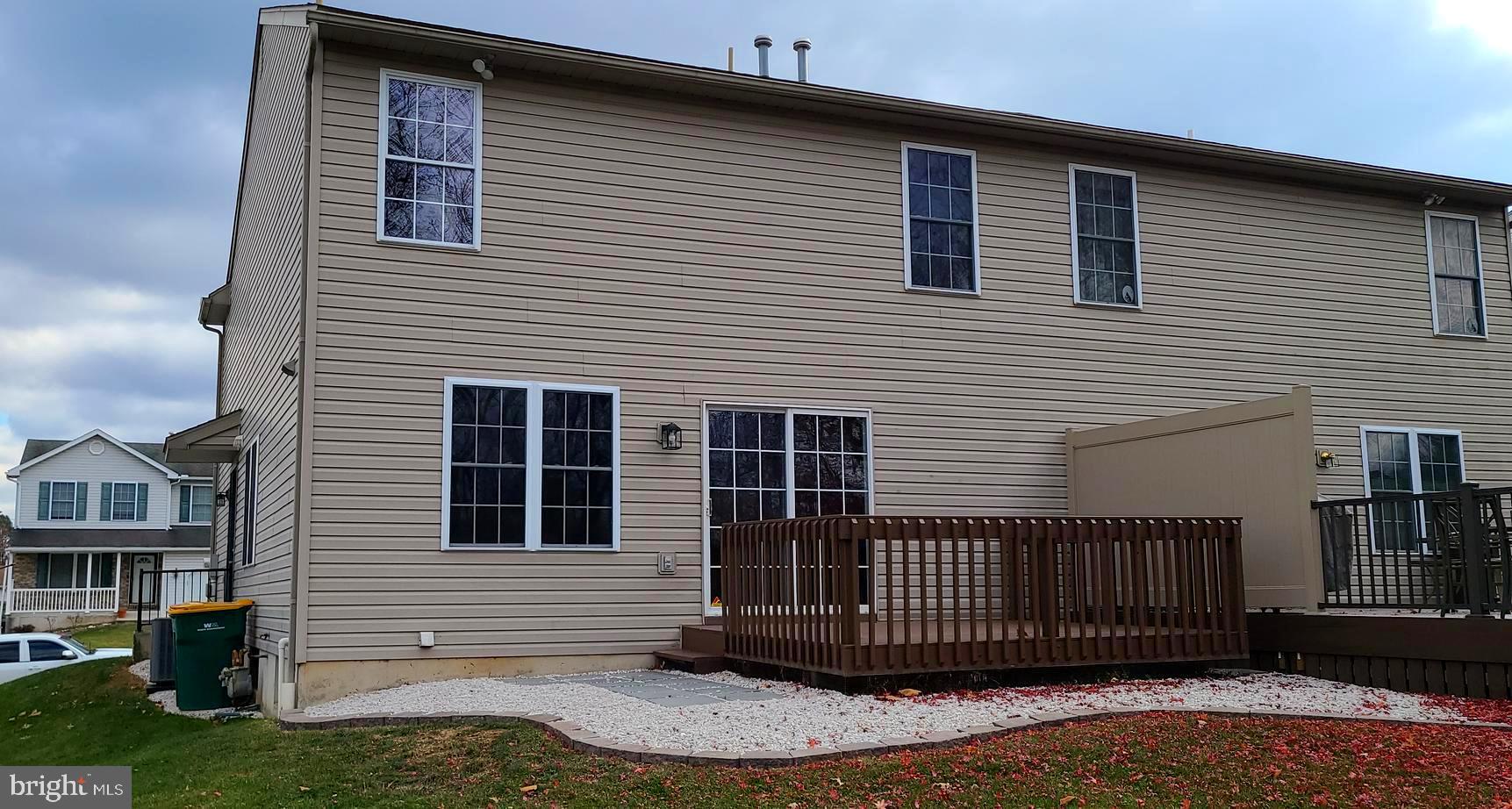 BEVERLY HEIGHTS - Residential Lease