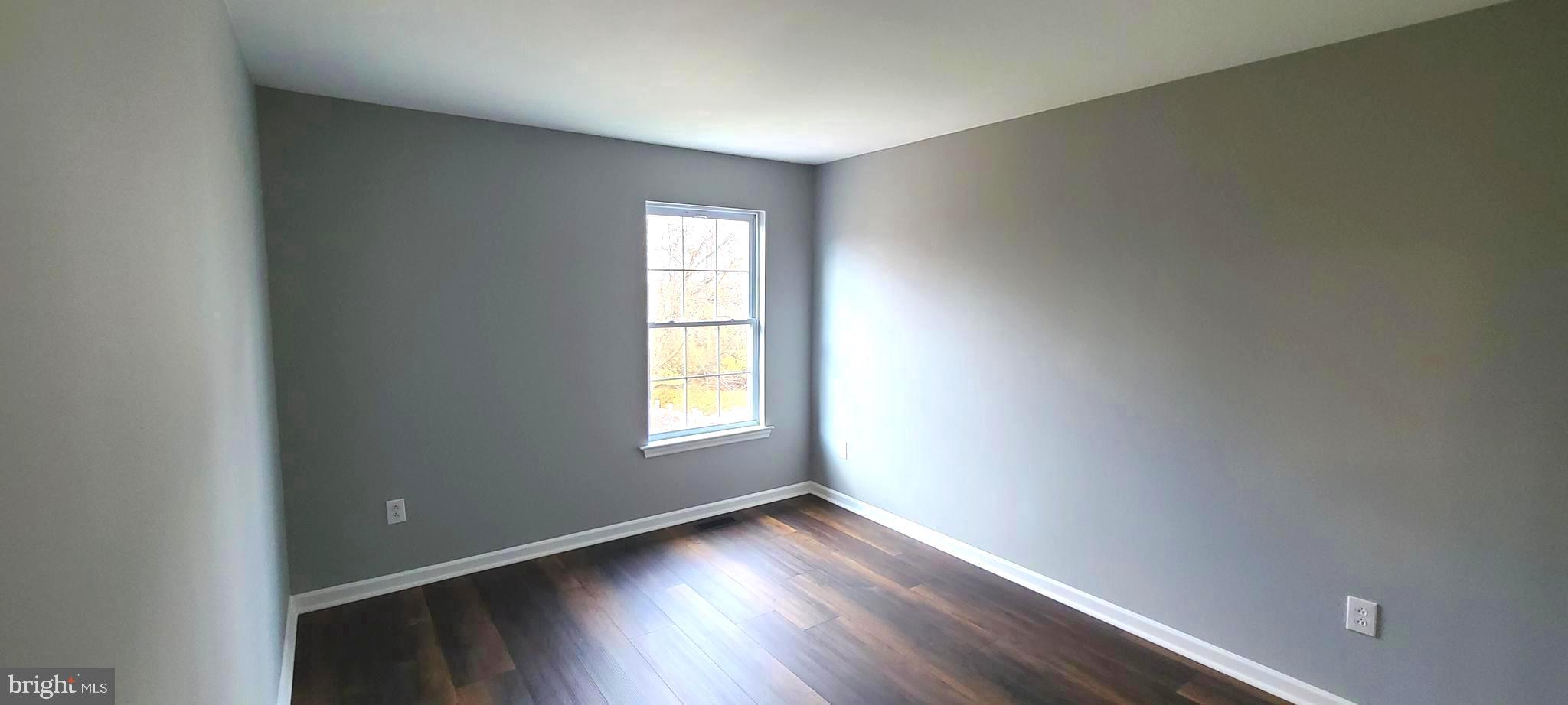 BEVERLY HEIGHTS - Residential Lease