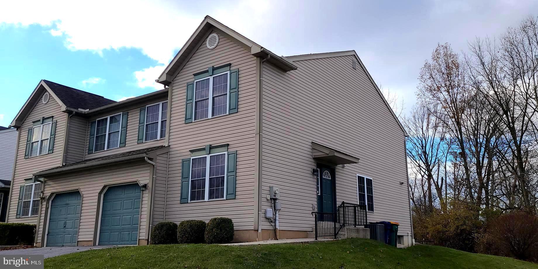 BEVERLY HEIGHTS - Residential Lease