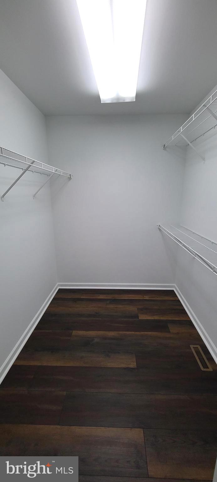 BEVERLY HEIGHTS - Residential Lease