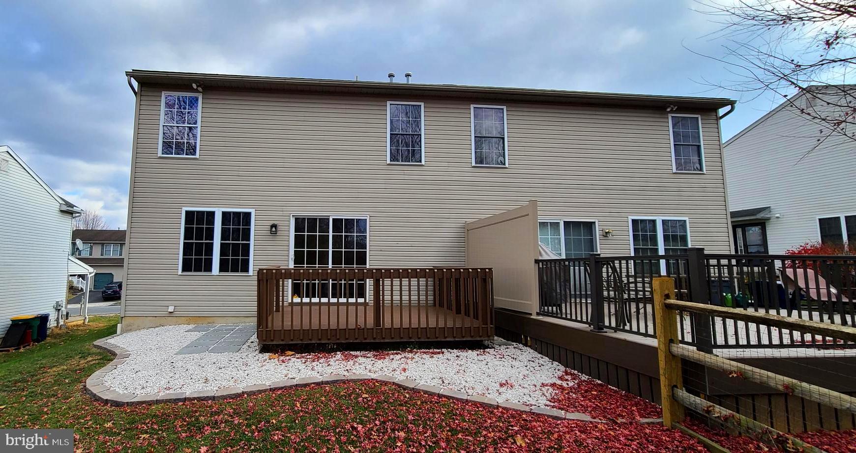 BEVERLY HEIGHTS - Residential Lease