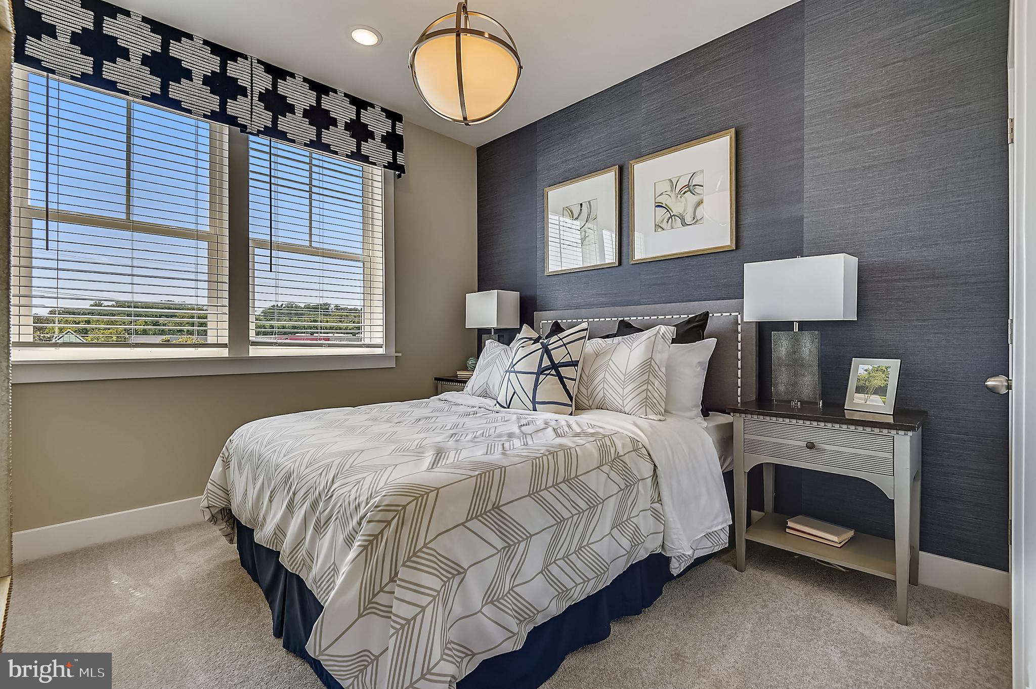 MANNING SQUARE TOWNS - Residential