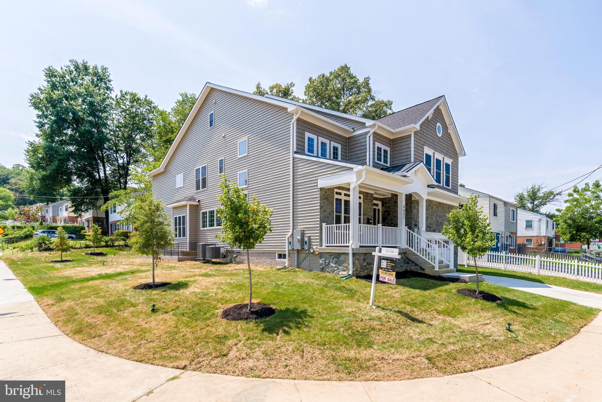 2221 HUNTINGTON AVENUE