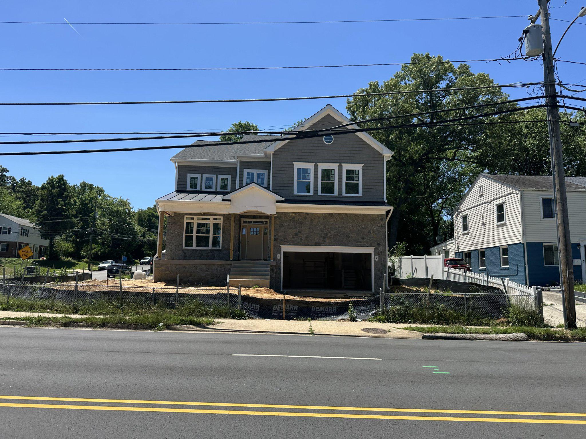 2221 HUNTINGTON AVENUE