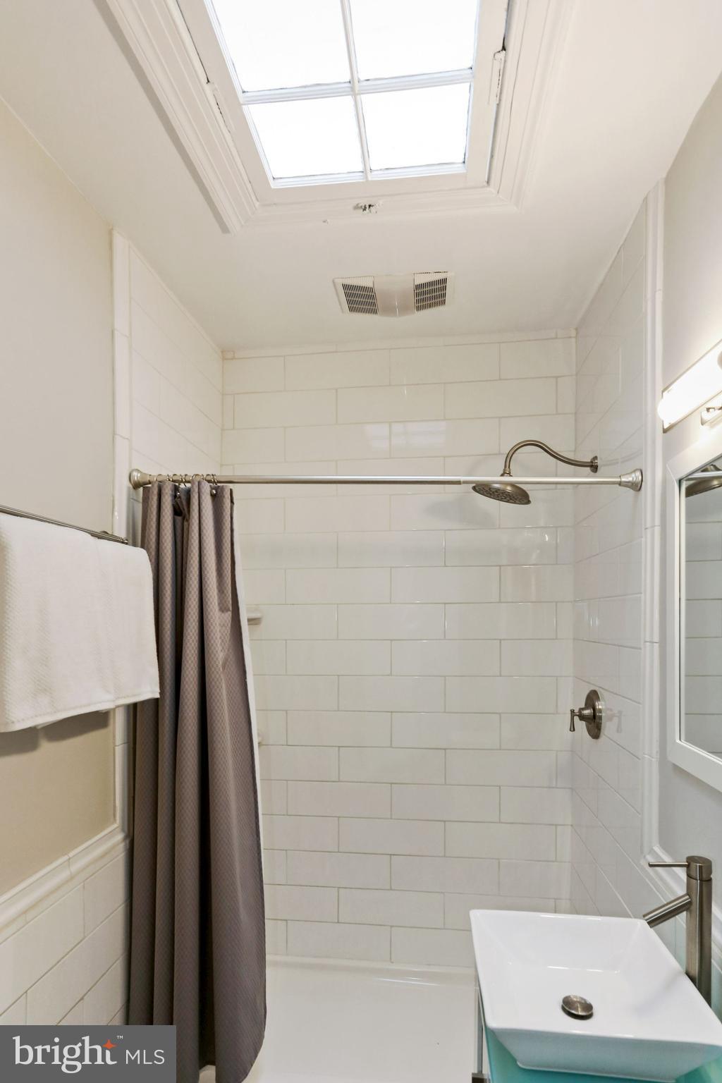 CAPITOL HILL - Residential