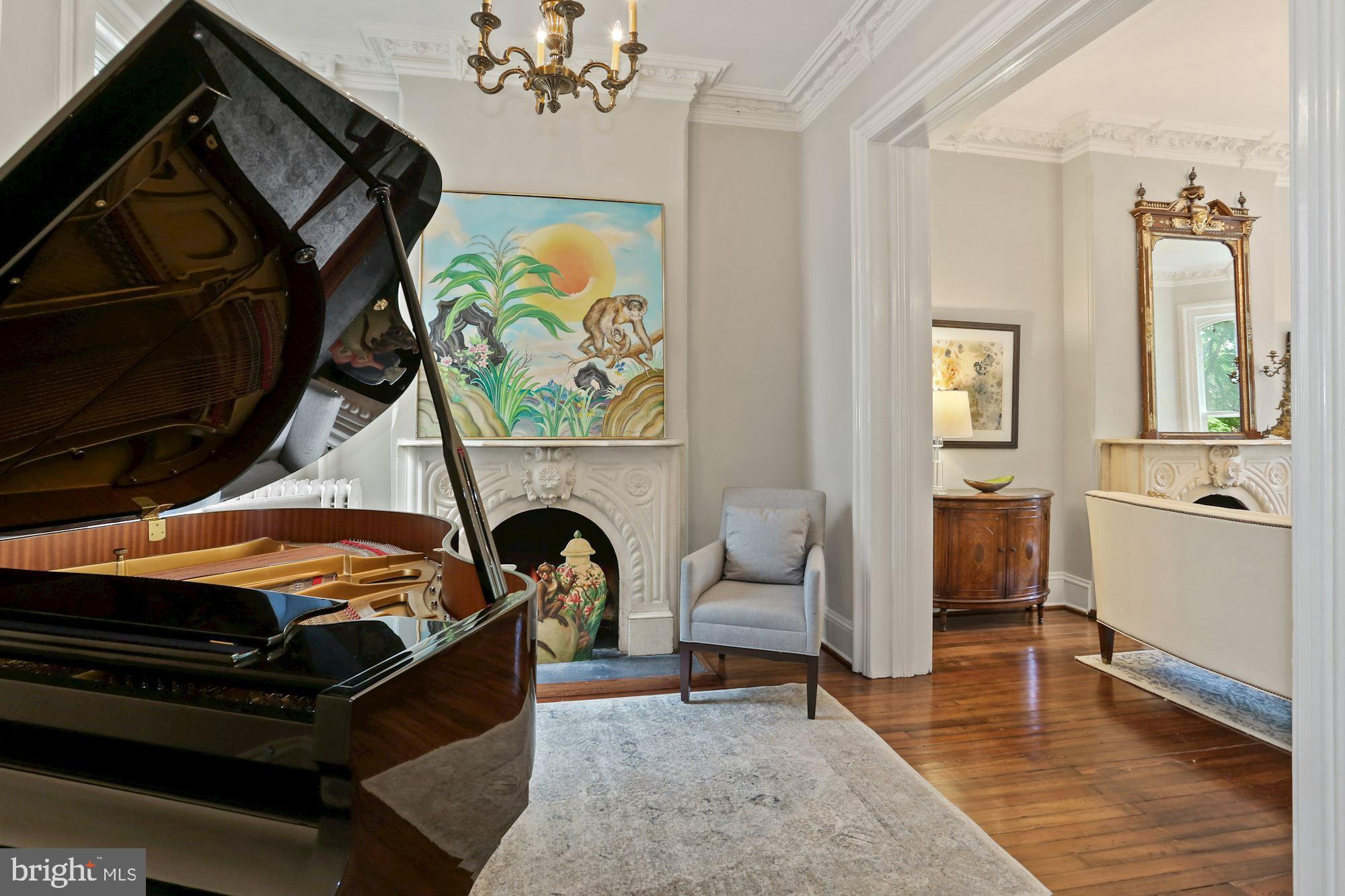 CAPITOL HILL - Residential