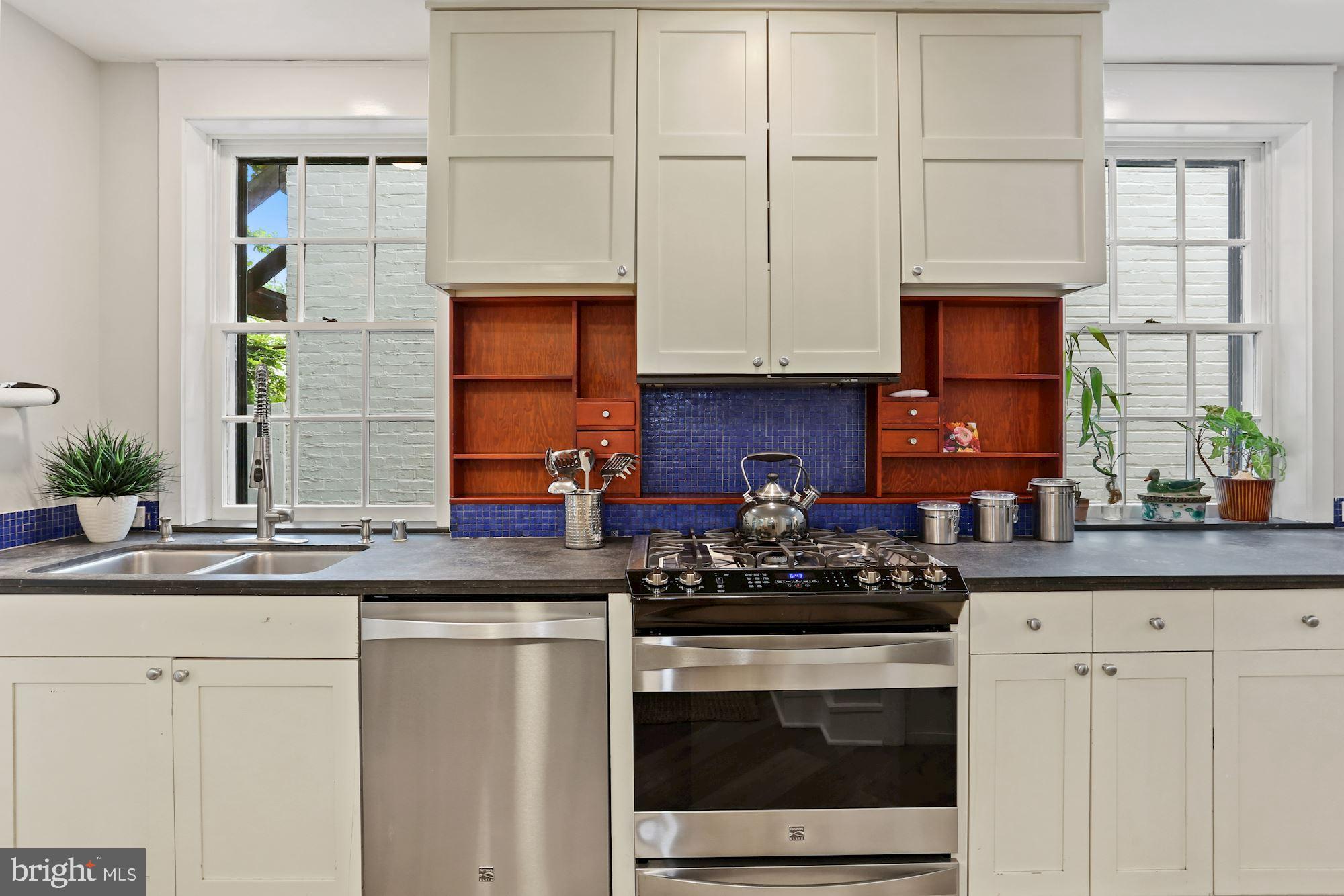 CAPITOL HILL - Residential