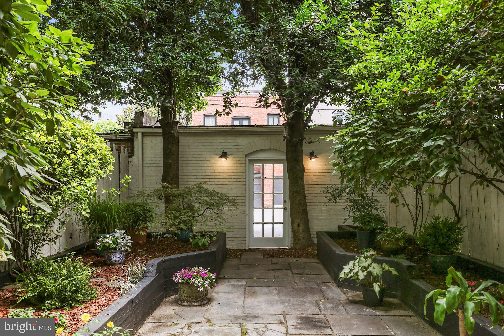 CAPITOL HILL - Residential