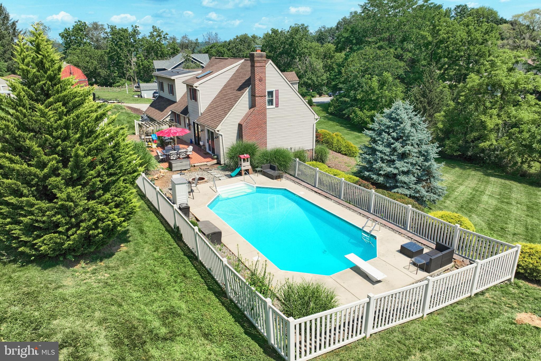 901 BELLVIEW COURT